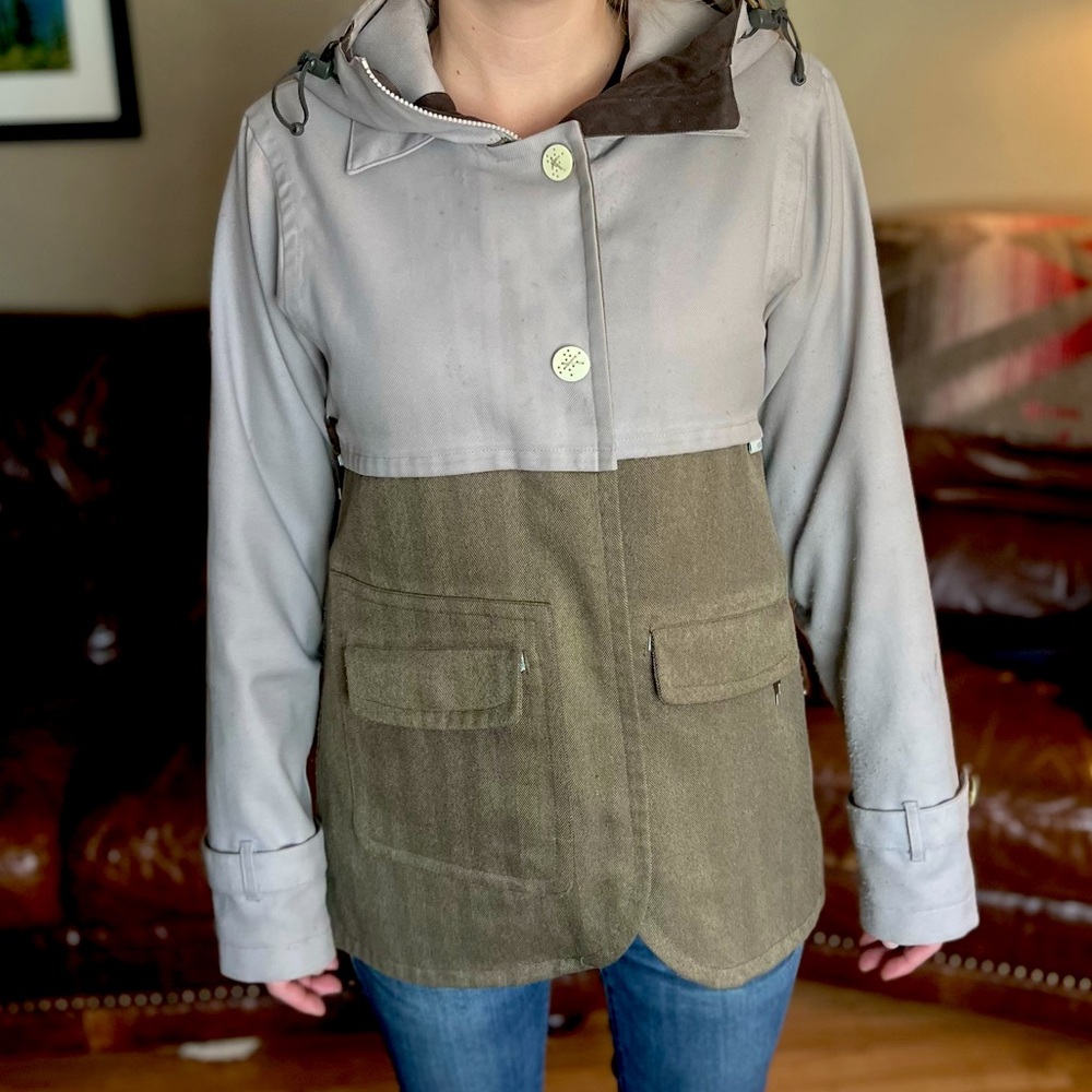 Holden snowboarding jacket, super cute. Just don’t wear it anymore